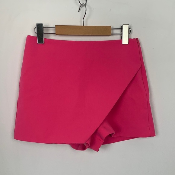 Zara Hot Pink Skorts - Picture 2 of 7
